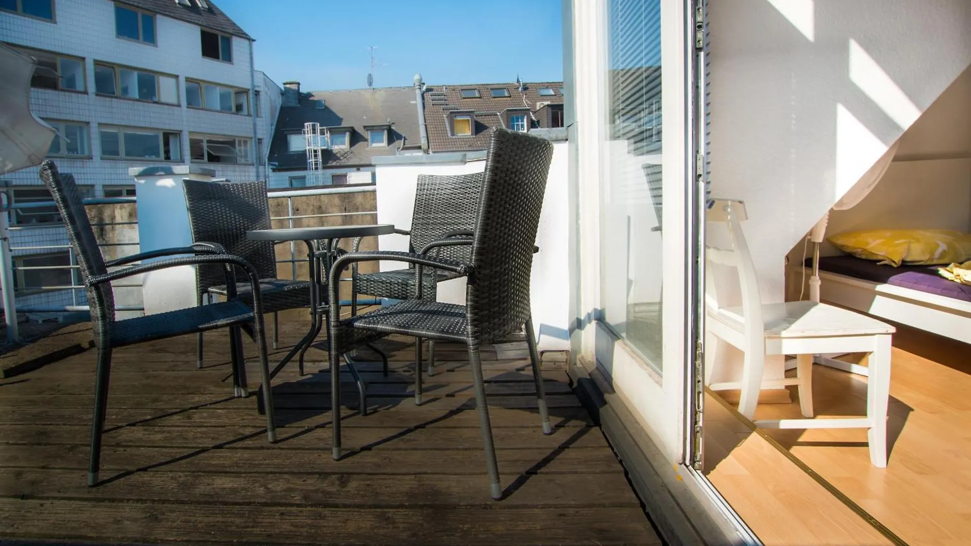 Altstadt Apartment Charly デュッセルドルフ 0*,